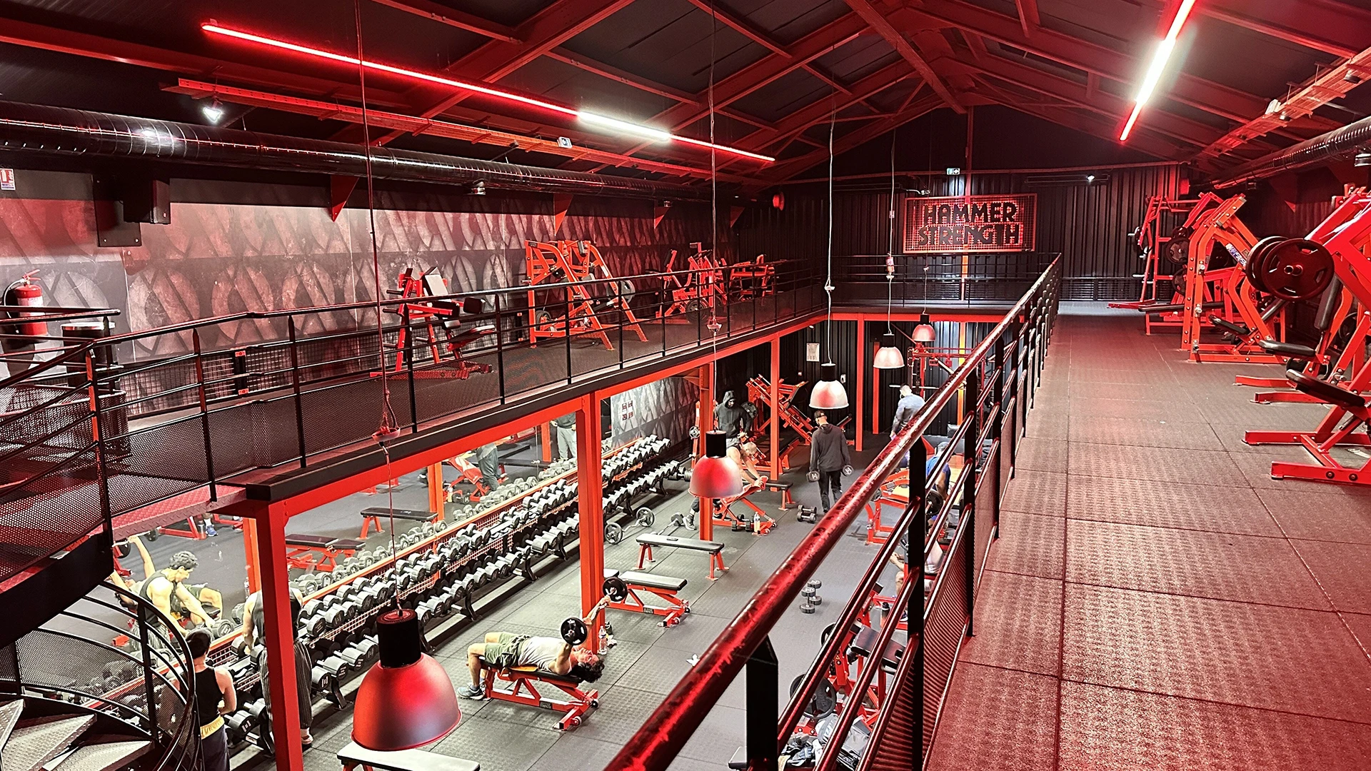 Aménagement intérieur d’un espace commercial conçu par Store Makers Group